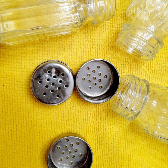Clear Ribbed Glass Salt & Pepper Spices Jars 3 Ct - Picture 4 of 9